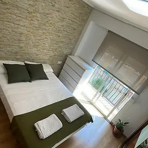Habitacion Con Balcon En Piso Compartido Homestay Valencia
