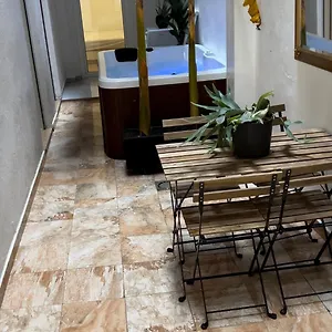 Afrik Apartment *