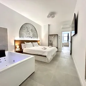 Getaway - Jacuzzi, Space & Comfort * Valencia