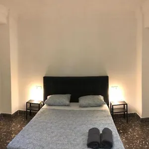 Homestay Privadas Y Economicas A Un Paso De Cortes Valencianas *