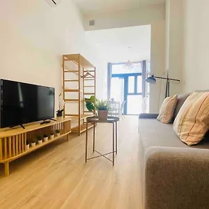 Apartment & Cozy Flat Close The *