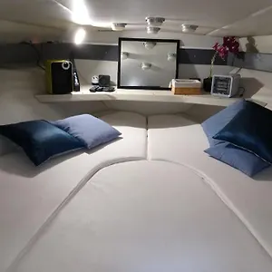 Exclusive Boat In Marina De Valencia, Ideal For Couples Botel