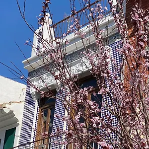 Artisan Haven: El Cabanyal Oasis *