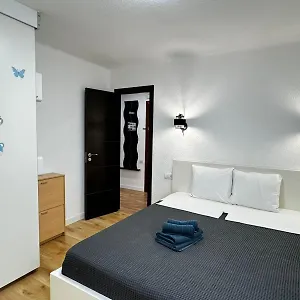 Apartment Mestre Valls 13 *