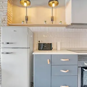 Apartment Cozy In The Heart Of The *