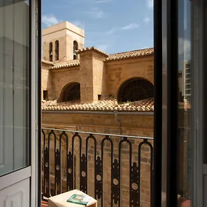 Apartment Singularstays Seu Vii
