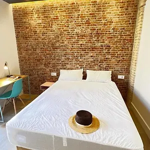 Late Checkout 14 H Free Netflix Tv Homestay Valencia
