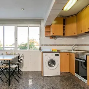Y Suite. Upv, Uv Y Playa Guest house
