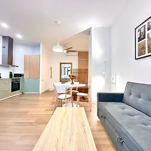 Valentia Beachside Modern Style
