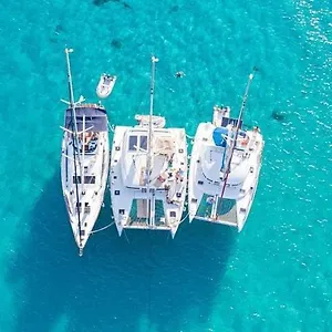 Barco Sobre El Mar *